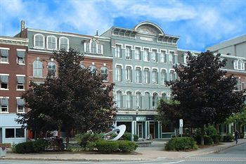 Inn The Charles