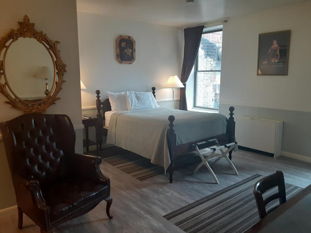 Inn The Charles
